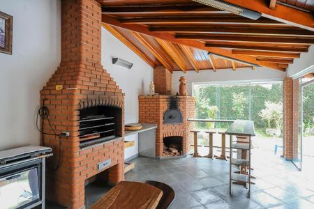 Casa à venda com 585m², 4 quartos e 10 vagasQuintal