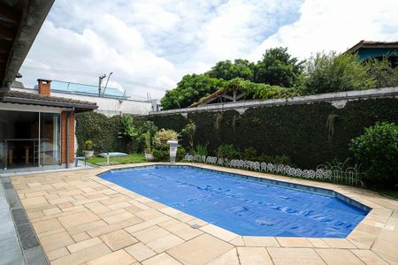 Casa à venda com 585m², 4 quartos e 10 vagasQuintal