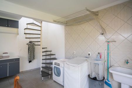 Casa à venda com 585m², 4 quartos e 10 vagasÁrea de serviço