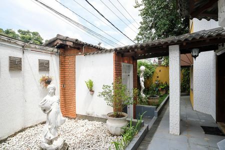 Casa à venda com 585m², 4 quartos e 10 vagasJardim