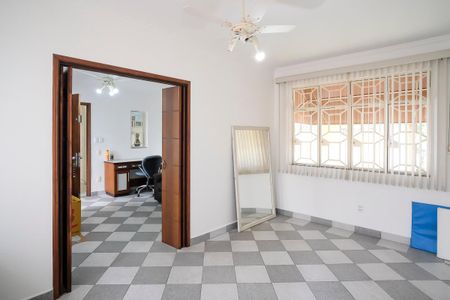 Casa à venda com 585m², 4 quartos e 10 vagasEscritório