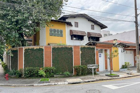 Casa à venda com 585m², 4 quartos e 10 vagasFachada + plaquinha
