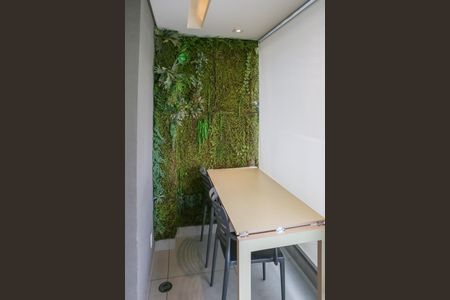 Studio para alugar com 25m², 1 quarto e 1 vaga Studio para alugar com 25m², 1 quarto e 1 vagaSacada