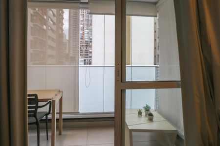 Studio para alugar com 25m², 1 quarto e 1 vaga Studio para alugar com 25m², 1 quarto e 1 vagaSacada