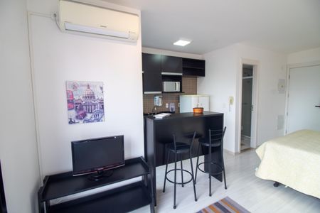 Studio à venda com 27m², 1 quarto e 1 vaga Studio à venda com 27m², 1 quarto e 1 vagaStudio