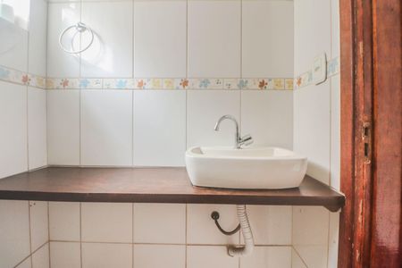 Apartamento à venda com 56m², 2 quartos e 1 vaga Apartamento à venda com 56m², 2 quartos e 1 vagaBanheiro