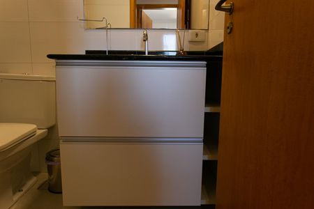 Apartamento à venda com 72m², 2 quartos e 1 vaga Apartamento à venda com 72m², 2 quartos e 1 vagaBanheiro Social