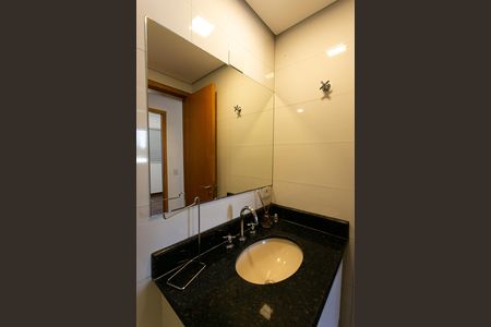Apartamento à venda com 72m², 2 quartos e 1 vaga Apartamento à venda com 72m², 2 quartos e 1 vagaBanheiro Social
