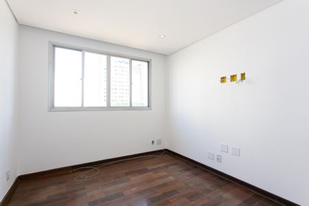Apartamento à venda com 72m², 2 quartos e 1 vaga Apartamento à venda com 72m², 2 quartos e 1 vagaSala