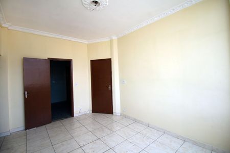 Apartamento à venda com 80m², 2 quartos e sem vagaSala
