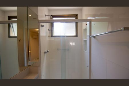 Apartamento para alugar com 90m², 3 quartos e 1 vaga Apartamento para alugar com 90m², 3 quartos e 1 vagaBanheiro da Suíte