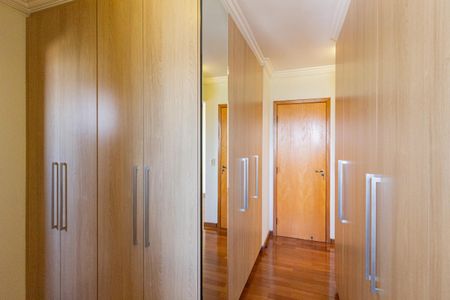 Apartamento à venda com 161m², 4 quartos e 4 vagas Apartamento à venda com 161m², 4 quartos e 4 vagasSuíte 3