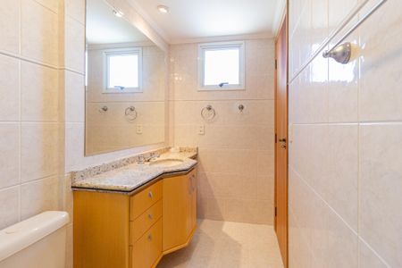 Apartamento à venda com 161m², 4 quartos e 4 vagas Apartamento à venda com 161m², 4 quartos e 4 vagasBanheiro da suíte 1