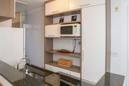 Apartamento para alugar com 50m², 2 quartos e 1 vaga Apartamento para alugar com 50m², 2 quartos e 1 vagaCozinha e Área de Serviço