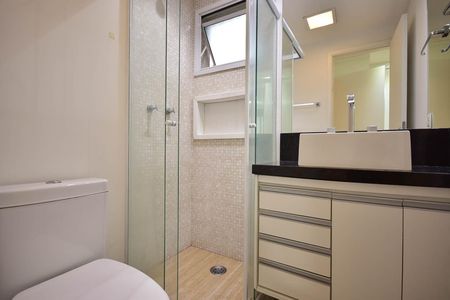 Apartamento para alugar com 70m², 2 quartos e 1 vaga Apartamento para alugar com 70m², 2 quartos e 1 vagaBanheiro Suíte