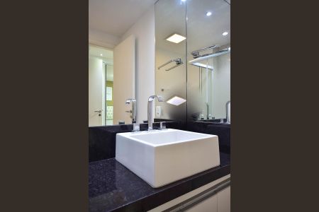 Apartamento para alugar com 70m², 2 quartos e 1 vaga Apartamento para alugar com 70m², 2 quartos e 1 vagaBanheiro Suíte