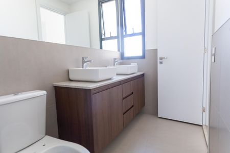 Apartamento para alugar com 98m², 2 quartos e 2 vagas Apartamento para alugar com 98m², 2 quartos e 2 vagasBanheiro da Suíte