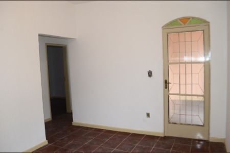 Casa para alugar com 150m², 3 quartos e 2 vagasSala