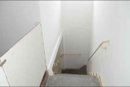 Casa para alugar com 150m², 3 quartos e 2 vagasEscada