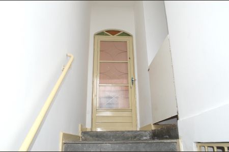 Casa para alugar com 150m², 3 quartos e 2 vagasescada