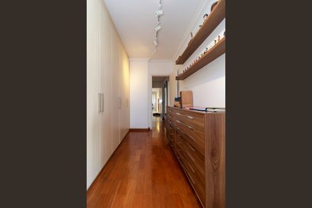 Apartamento à venda com 200m², 3 quartos e 3 vagasSuíte 2 - Closet