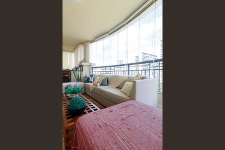 Apartamento à venda com 200m², 3 quartos e 3 vagasSala - Varanda