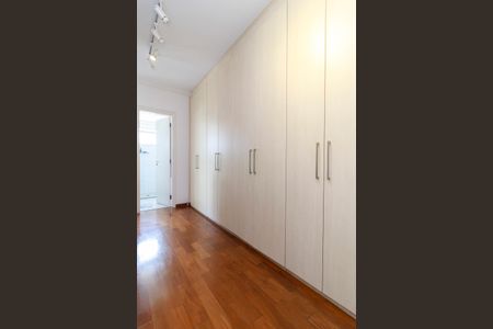 Apartamento à venda com 200m², 3 quartos e 3 vagasSuíte 2 - Closet