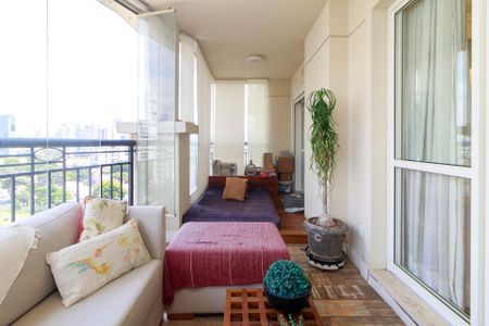 Apartamento à venda com 200m², 3 quartos e 3 vagasSala - Varanda