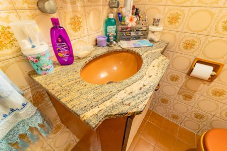 Apartamento à venda com 52m², 2 quartos e 1 vaga Apartamento à venda com 52m², 2 quartos e 1 vagaBanheiro