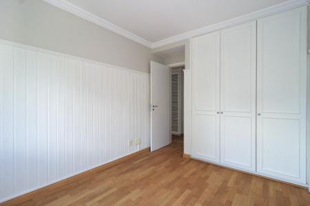 Apartamento à venda com 131m², 4 quartos e 3 vagasQuarto 2