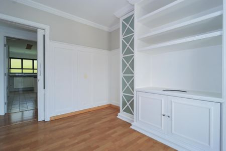 Apartamento à venda com 131m², 4 quartos e 3 vagasEscritório