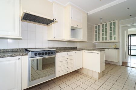 Apartamento à venda com 131m², 4 quartos e 3 vagasCozinha