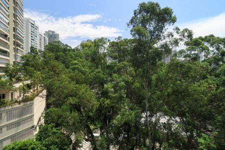 Apartamento à venda com 131m², 4 quartos e 3 vagasVista do Quarto 2