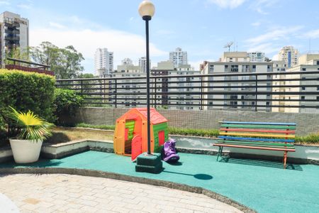 Apartamento à venda com 131m², 4 quartos e 3 vagasÁrea comum - Playground