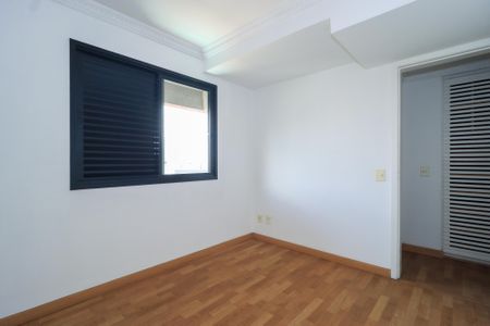 Apartamento à venda com 131m², 4 quartos e 3 vagasQuarto 3