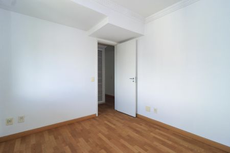 Apartamento à venda com 131m², 4 quartos e 3 vagasQuarto 3