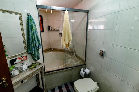 Apartamento à venda com 148m², 3 quartos e 3 vagasBanheiro da Suíte 1