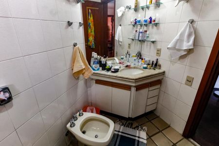 Apartamento à venda com 148m², 3 quartos e 3 vagasBanheiro da Suíte 1