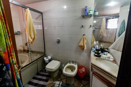 Apartamento à venda com 148m², 3 quartos e 3 vagasBanheiro da Suíte 1