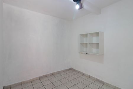 Casa à venda com 42m², 1 quarto e sem vaga Casa à venda com 42m², 1 quarto e sem vagaSala