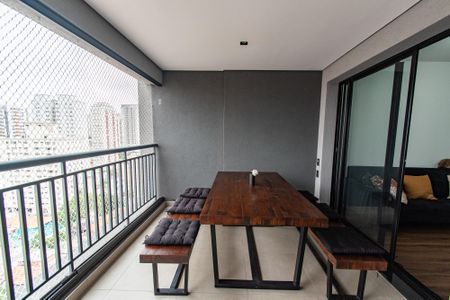 Apartamento à venda com 61m², 2 quartos e 1 vagaVaranda