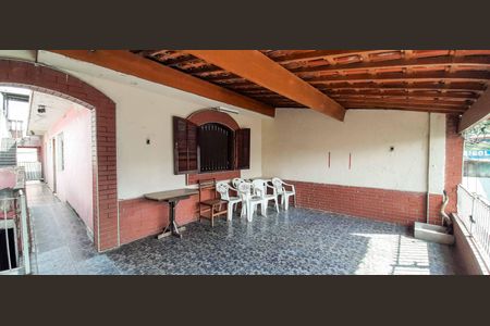 Casa à venda com 250m², 4 quartos e 2 vagasCasa 1 - Varanda