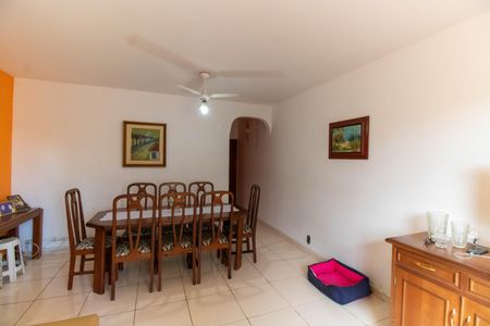 Apartamento à venda com 90m², 3 quartos e sem vaga Apartamento à venda com 90m², 3 quartos e sem vagaSala