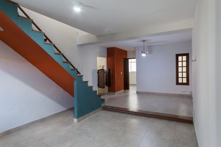 Casa à venda com 212m², 5 quartos e 2 vagasSala