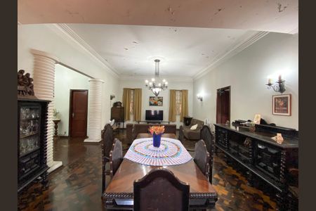 Casa para alugar com 1147m², 4 quartos e 7 vagasSala