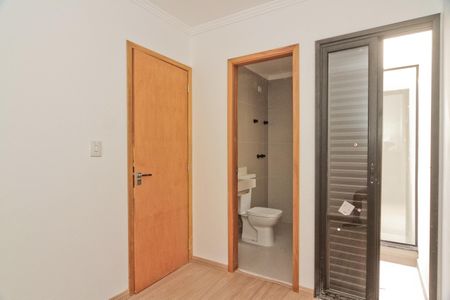 Casa à venda com 110m², 3 quartos e 2 vagasSuíte 2
