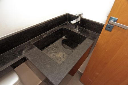 Casa à venda com 110m², 3 quartos e 2 vagasLavabo