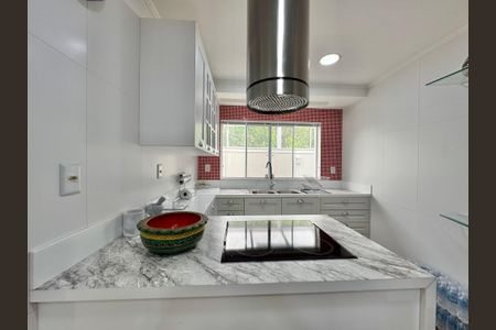 Casa de condomínio à venda com 300m², 6 quartos e 1 vagaCozinha