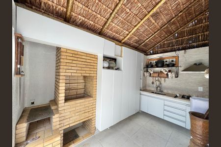 Casa de condomínio à venda com 300m², 6 quartos e 1 vagaÁrea comum - Churrasqueira