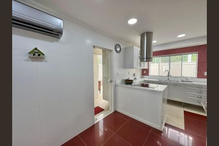 Casa de condomínio à venda com 300m², 6 quartos e 1 vagaCozinha